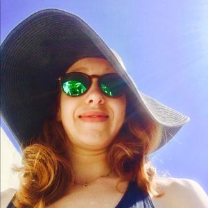 Meet your Posher, Victoria